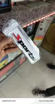Nembo ya Mazda Sport yenye S ya Nyekundu/Nyeupe - 1