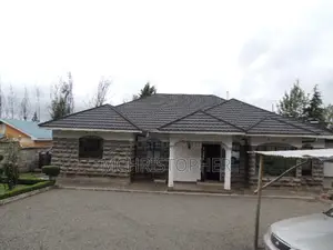 Bungalow ya Vyumba 4 vya Kulala na DSQ, Ensuite, Rimpa