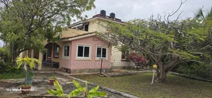4-Bedroom Maisonette na Dimbwi eneo la Kilua, Shanzu