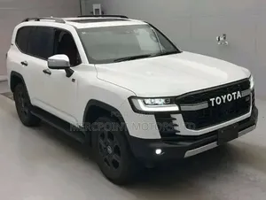 Toyota Land Cruiser Prado 2023
