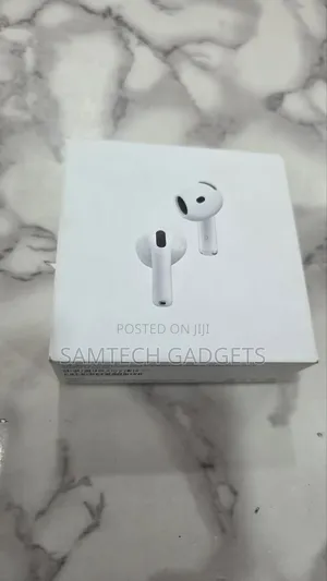 Apple AirPods 5 na Wireless Charging Case