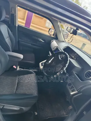 Toyota Rumion 1.5 FWD 2023 Nyeusi