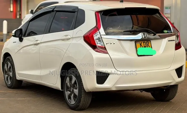 Honda Fit Hybrid 2017 Nyeupe - 1