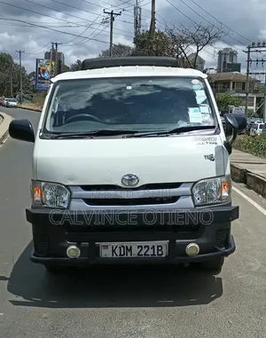Toyota HiAce 2016 Tour Van 4WD