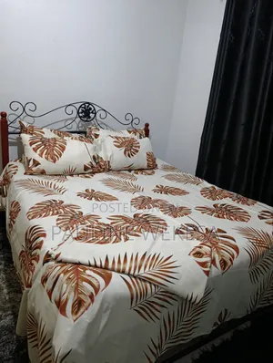 2 King Size Bedsheets with 4 Pillow Cases