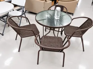 Outdoor Furniture Set: Table with 4 Chairs