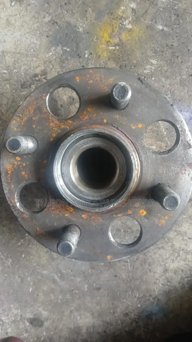 Honda Fit 2015 Rear Wheel Hub - 1