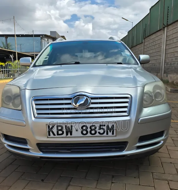 Toyota Avensis 2005 Nyeusi - 1