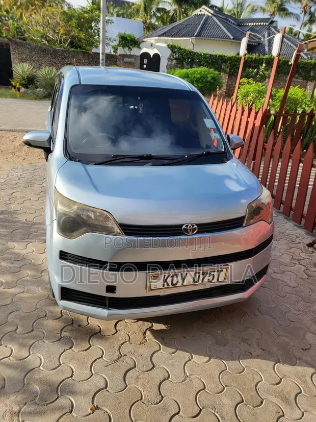 Toyota Spade 2012 Blue - 1