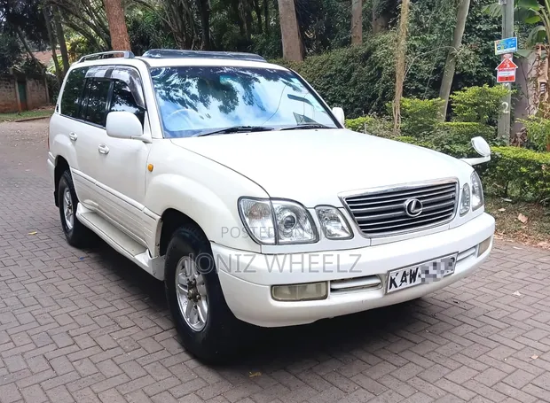 Lexus LX 470 AWD 2001 Nyeupe - 1
