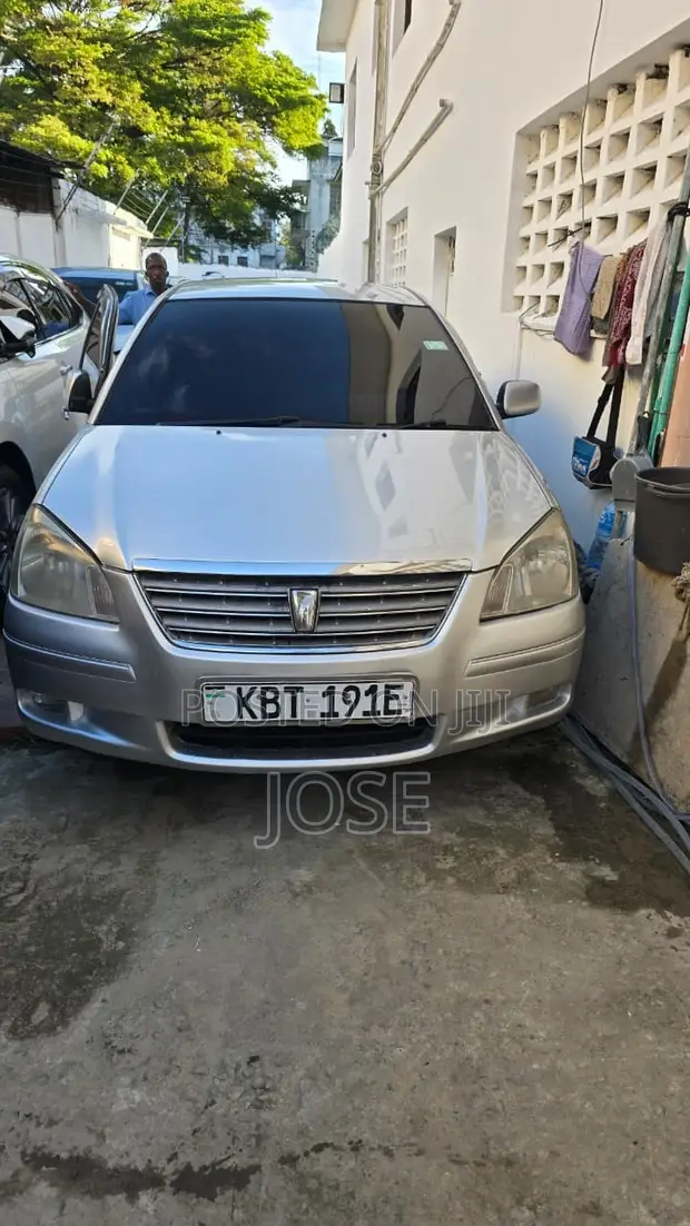 Toyota Premio 2006 Nyeupe - 1