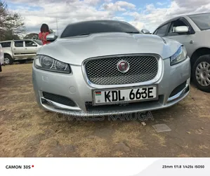 Jaguar XF Sport 2015 Nyeusi