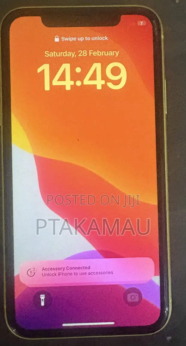 Apple iPhone 11 128GB Gold - 1