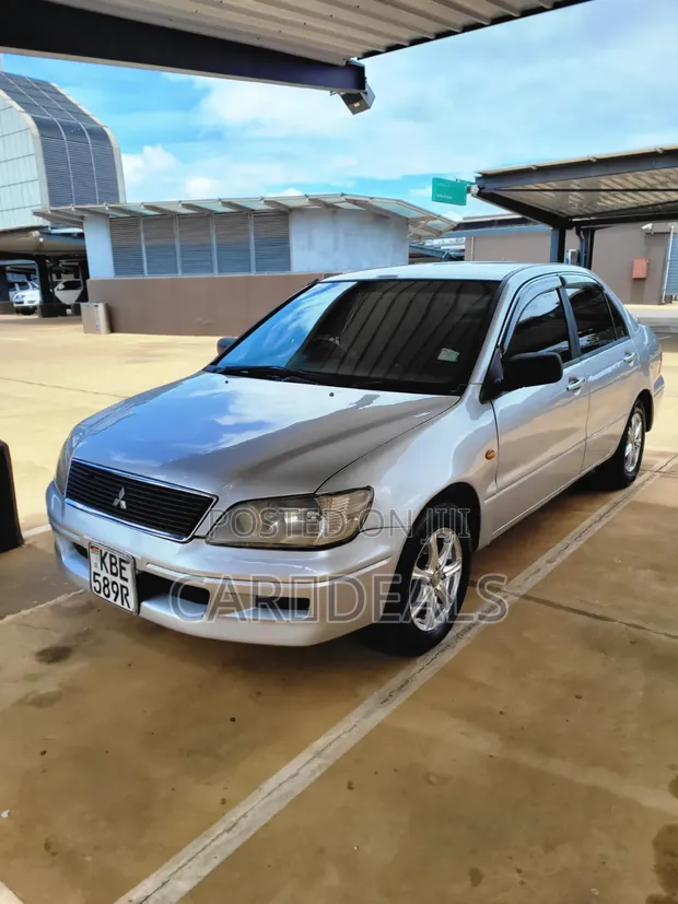 Mitsubishi Lancer Cedia 2001 Silver - 1