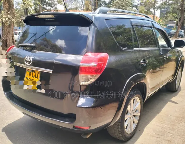 Toyota Vanguard 2012 Black - 1