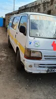 Toyota HiAce 2001 White - 2
