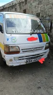 Toyota HiAce 2001 White - 4