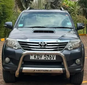 Toyota Fortuner 2.5 D AWD 2013 Gray