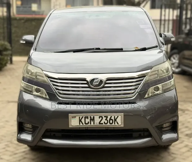 Toyota Vellfire 2010 - 1