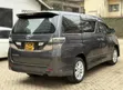 Toyota Vellfire 2010 - 4