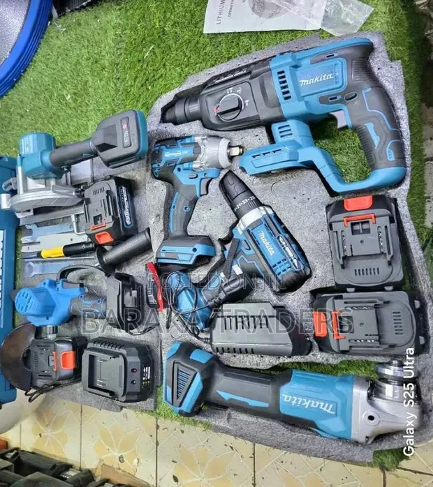 Makita Combo 6-in-1 Power Tool Set - 1