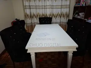 High Quality White Dining Table with 6 Black Seats
