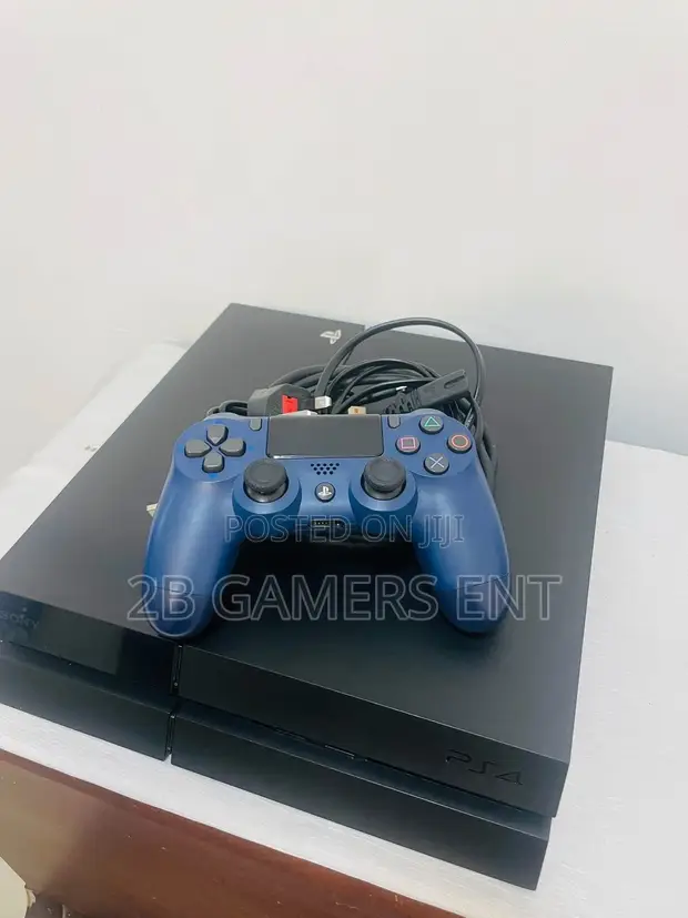 PlayStation 4 Standard (Chipped) with Games - 1