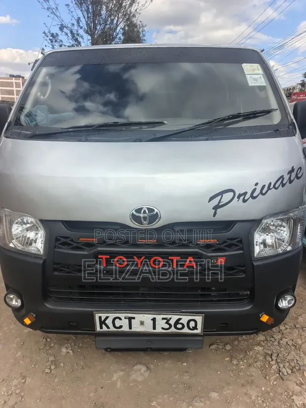 Toyota HiAce 2012 Silver - 1