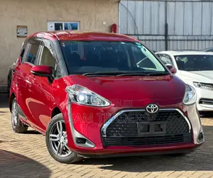 Toyota Sienta 1.5 FWD 2019 Red