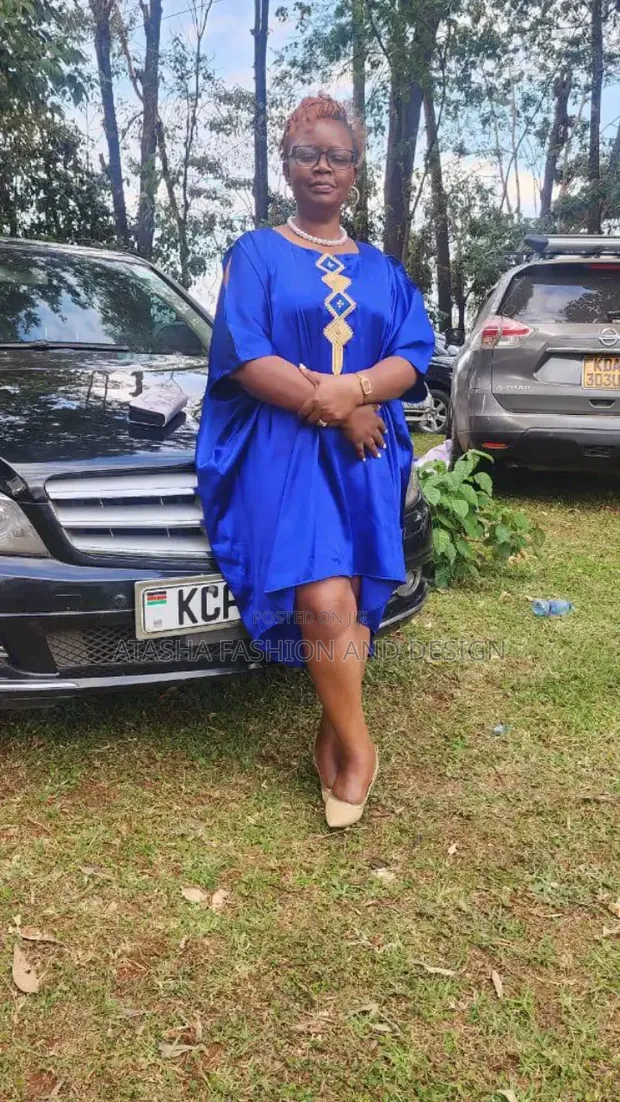 Kaftan Dress ya Bluu na Embroidery ya Dhahabu - 1