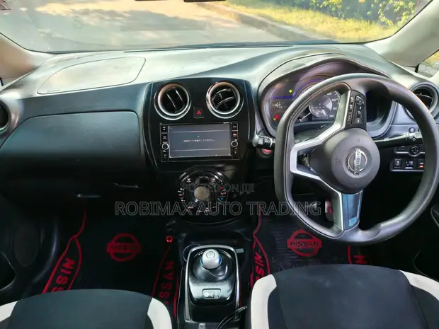 Nissan Note e-POWER 2017 Nyeusi - 1