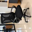 Kiti cha Ofisi cha Ergonomic cha Mesh chenye Urefu Unaoweza Kurekebishwa - Nyeusi - 4