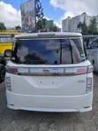 Nissan Elgrand 2019 Nyeupe - 2
