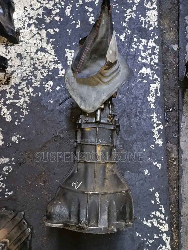 Isuzu D-Max 2WD Gearbox Mwongozo Model ya Kale - 1