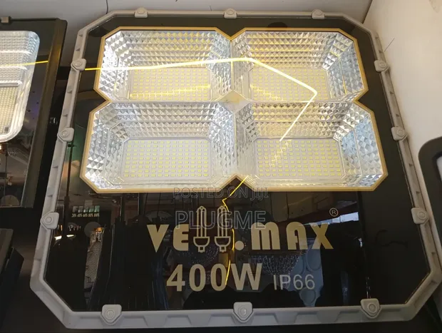 Vellmax 400W 4 Square Solar Floodlight - 1
