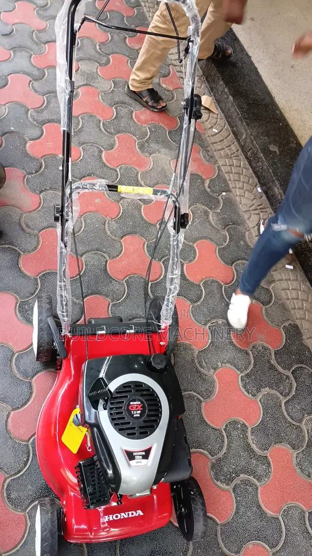 Honda 7.5HP Self-Propelled Gasoline Lawnmower - 1