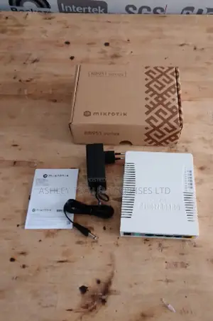 MikroTik RB951Ui-2HnD WiFi Router