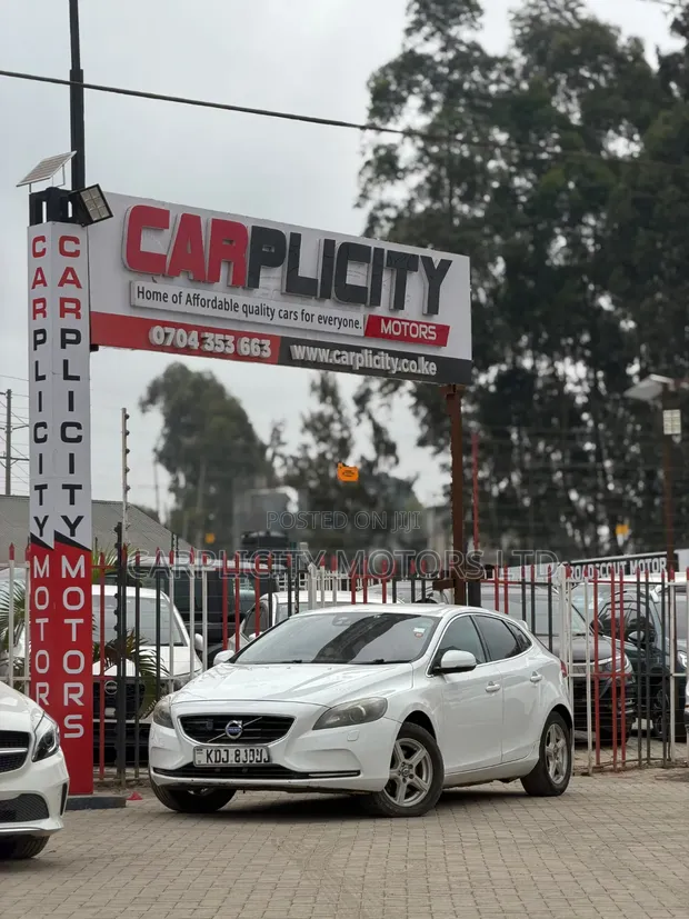 Volvo V40 2015 Nyeupe - 1