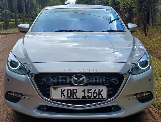 Mazda Axela 2017 Nyeupe - 1