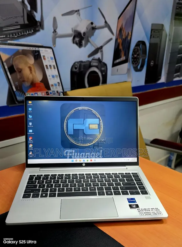 Laptop HP ProBook 440 G9 - 32GB RAM, Intel Core i7, 1TB SSD - 1