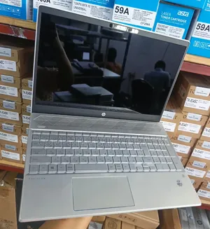 Laptop HP Pavilion 15 - Core i5, 8GB RAM, 256GB SSD