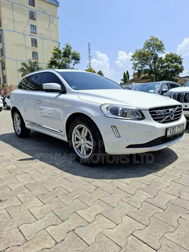 Volvo XC60 2017 Nyeupe - 1