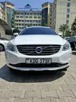 Volvo XC60 2017 Nyeupe - 2