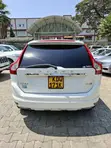 Volvo XC60 2017 Nyeupe - 5