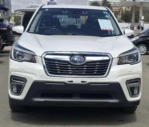 Subaru Forester Premium AWD 2019 Nyeupe