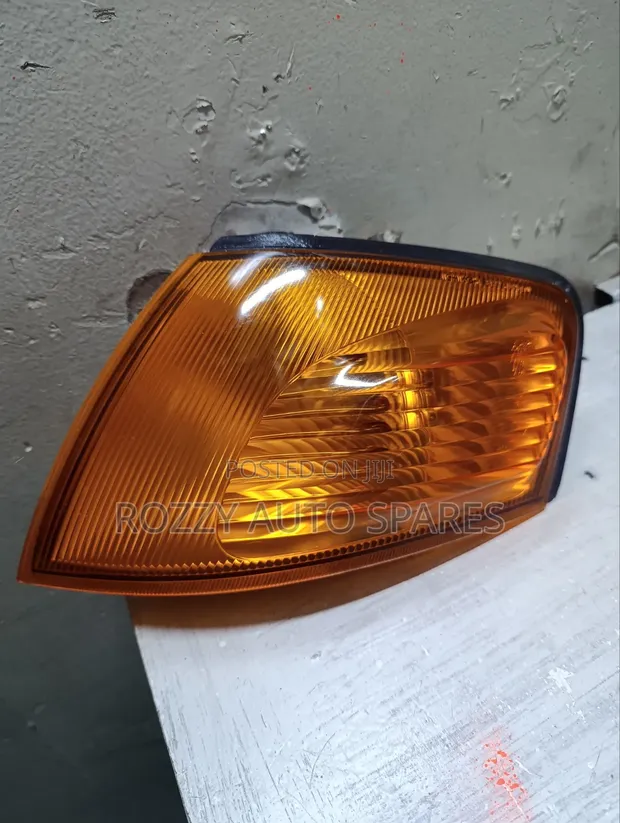 Nissan AD Corner Light - 1
