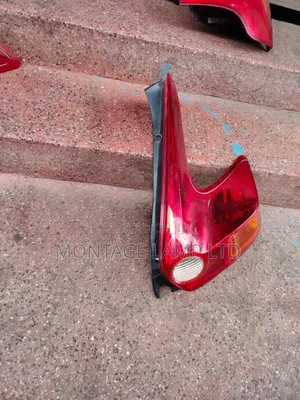 Nissan Juke 2006 Taillights - Zilizotumika