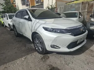 Toyota Harrier 2017 Rangi ya L Pearl