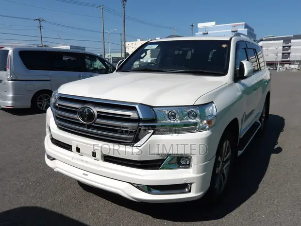 Toyota Land Cruiser 4.6 V8 ZX 2020 Nyeupe - 1