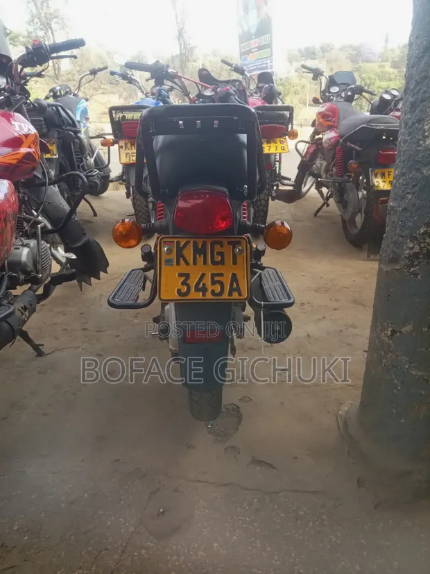 TVS HLX Plus ES 2025 Red - 1